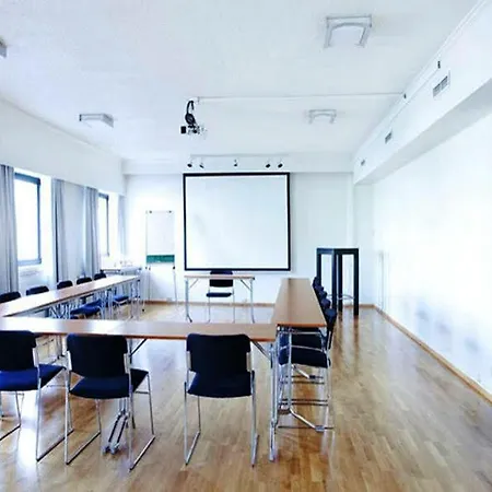 Quality Grand Hotell 4*